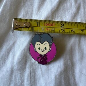 Disney pin Cute villain - Lady Tremaine